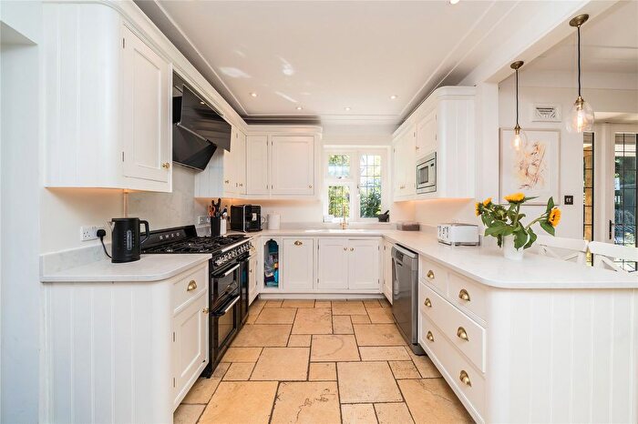 5 Bedroom Detached House To Rent In Woodfield Avenue, London, SW16