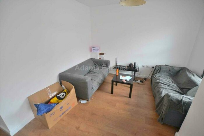 6 Bedroom Terraced House To Rent In Donnington Gardens, Reading, RG1