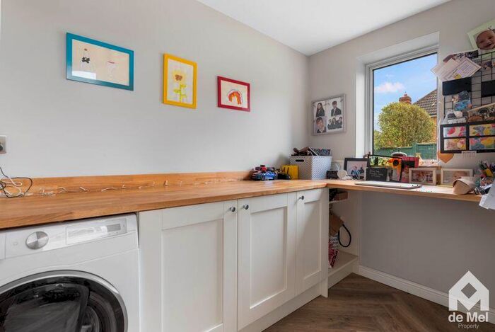 4 Bedroom Detached House For Sale In The Holt, Bishops Cleeve, GL52