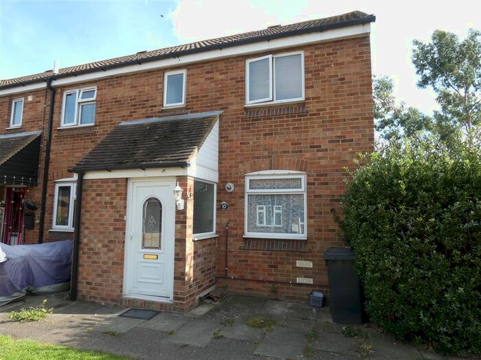 2 Bedroom Semi-Detached House To Rent In Cowper Close, Whitstable, CT5
