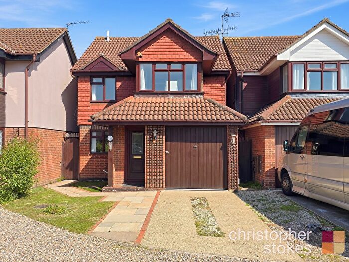 3 Bedroom Detached House For Sale In Girton Court, Cheshunt, Hertfordshire, EN8