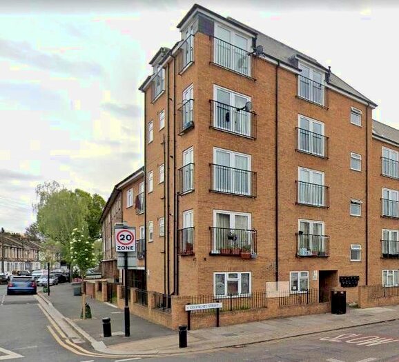 2 Bedroom Flat To Rent In Dundee Road, London, E13
