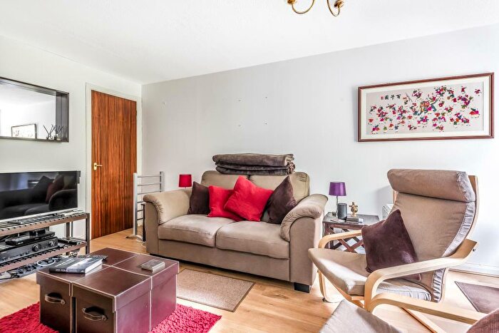 1 Bedroom Maisonette To Rent In Broomfield, Lightwater, GU18