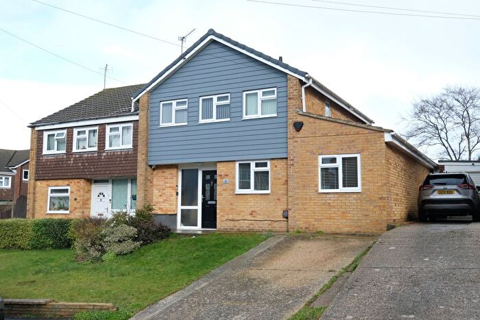 3 Bedroom Semi-Detached House For Sale In Partridge Road, Dibden Purlieu, SO45