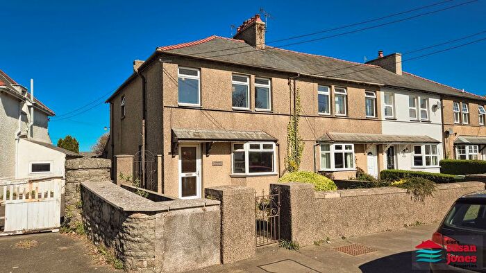 3 Bedroom End Of Terrace House For Sale In Lon Gerddi, Edern, LL53