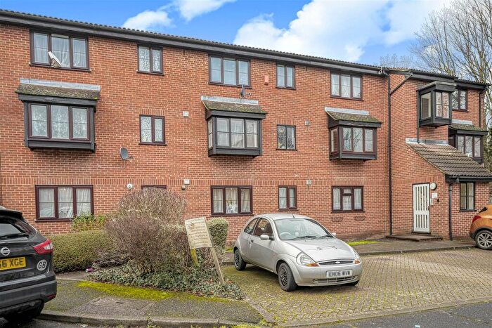 1 Bedroom Apartment For Sale In Tempsford Close, Enfield Town, EN2