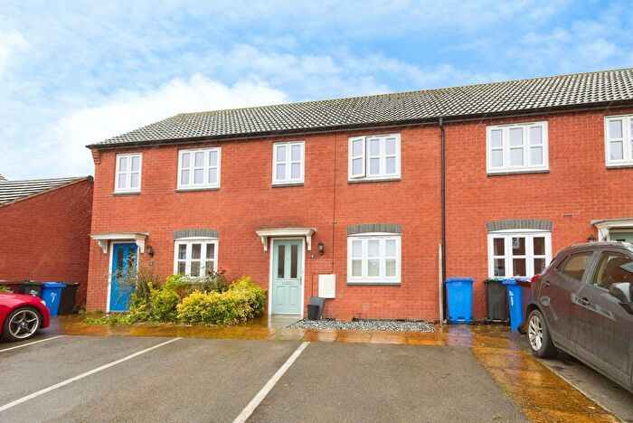 3 Bedroom Terraced House For Sale In Perle Road, Burton-On-Trent, Staffordshire, DE14