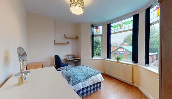 1 Bedroom House To Rent In Heaton Road, Manchester, M20