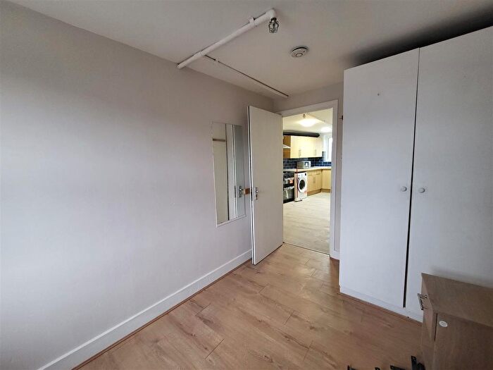2 Bedroom Flat To Rent In Woolwich High Street, Woolwich, SE18