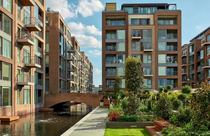 Parking To Rent In Cluny Mews, London, SW5