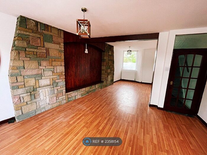 3 Bedroom Semi-Detached House To Rent In Catherine Street, Crewe, CW2