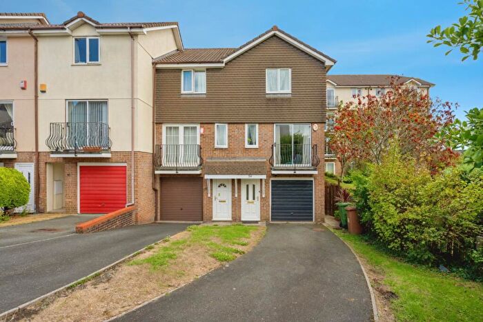 3 Bedroom End Of Terrace House For Sale In White Friars Lane, St. Judes, Plymouth, Devon, PL4
