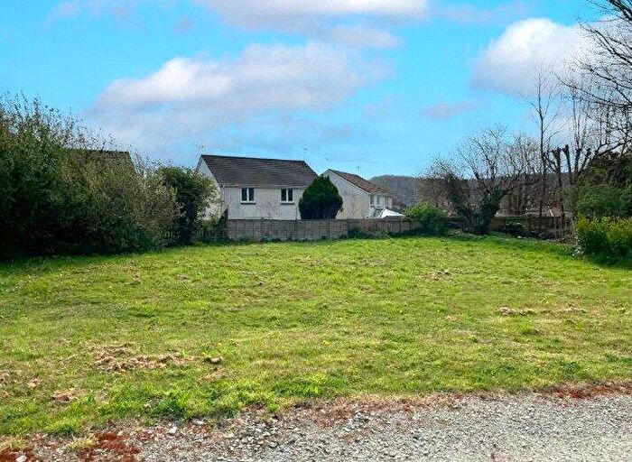 3 Bedroom Bungalow For Sale In St Johns Road, Millbrook, PL10