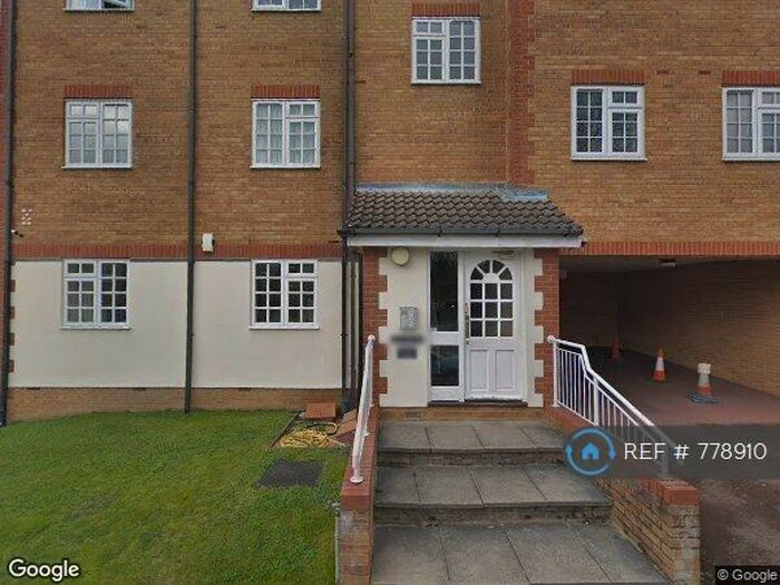 2 Bedroom Flat To Rent In Beckenham, Kent, BR3