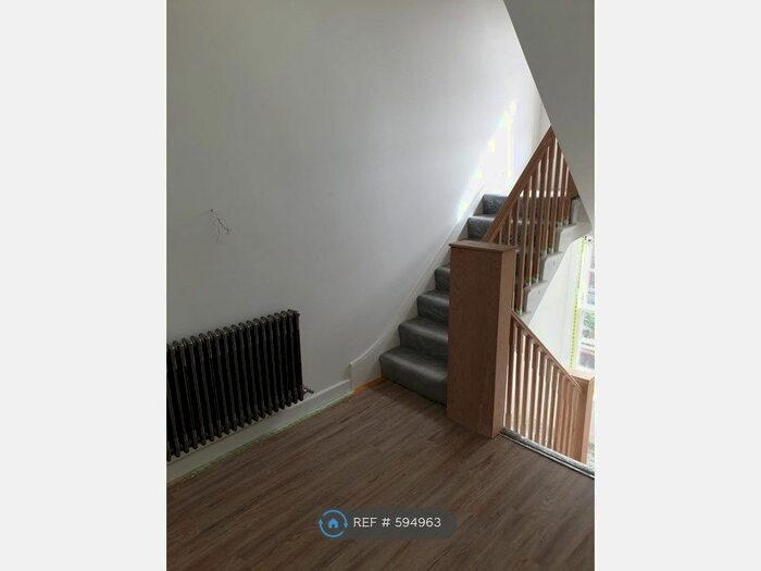 2 Bedroom Flat To Rent In Sydenham Park, London, SE26