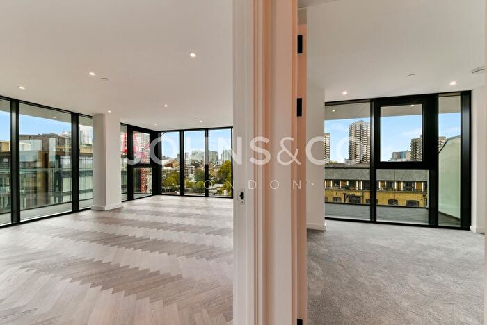 2 Bedroom Flat To Rent In Merino Gardens, London, E1W