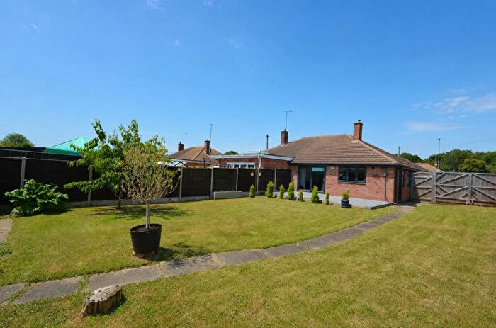 3 Bedroom Semi-Detached Bungalow For Sale In Twyford Avenue, Raunds, Northamptonshire, NN9