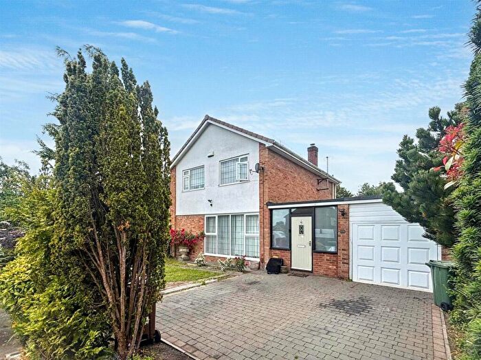 4 Bedroom Detached House For Sale In Woodcroft Drive, Eastbourne, BN21