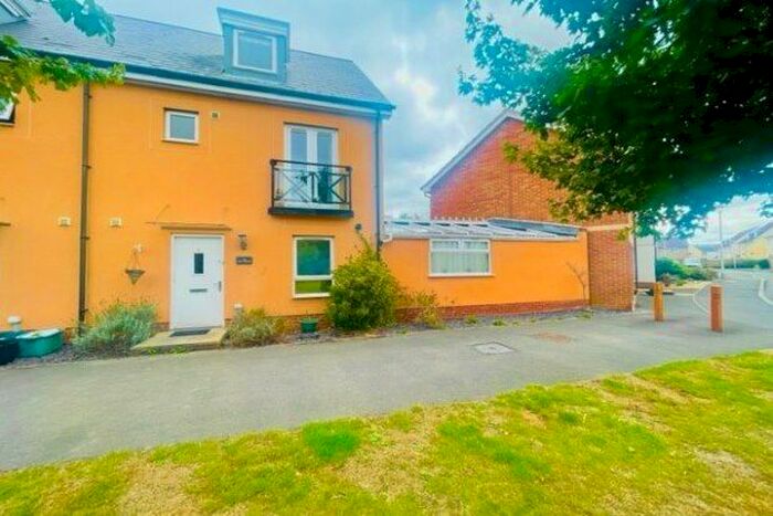 4 Bedroom Property To Rent In Wren Gardens, Bristol, BS20