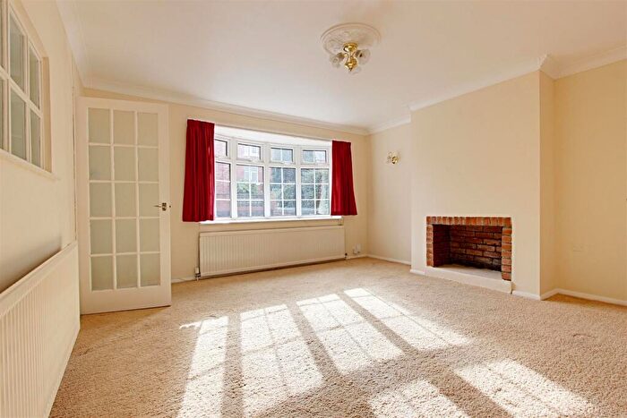 2 Bedroom Detached Bungalow For Sale In Ringwood Road, Brimington, Chesterfield, Derbyshire, S43