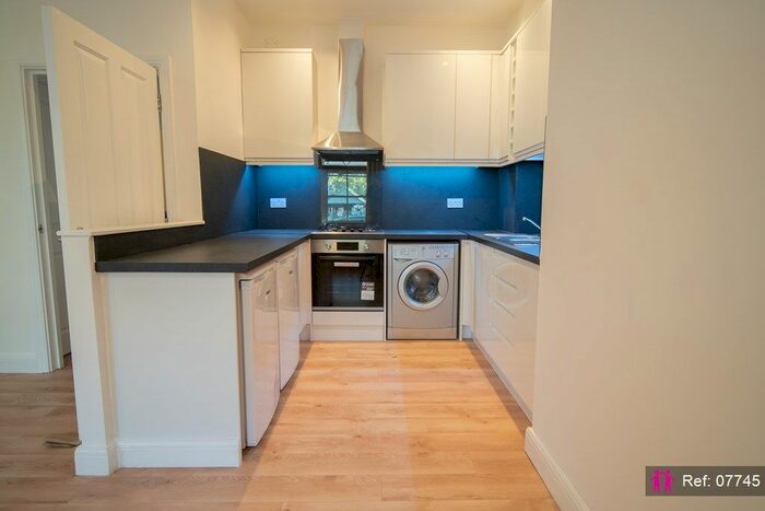 2 Bedroom Flat To Rent In Clapton Square, London, E5
