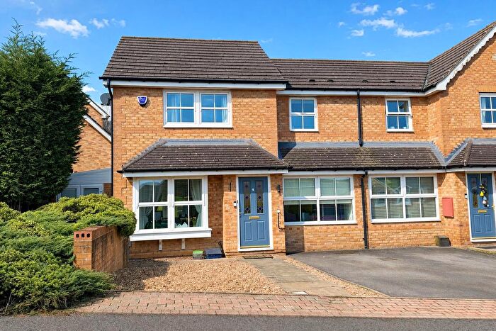 3 Bedroom Semi Detached House For Sale In Straw View, Cote Farm, Bradford, BD10