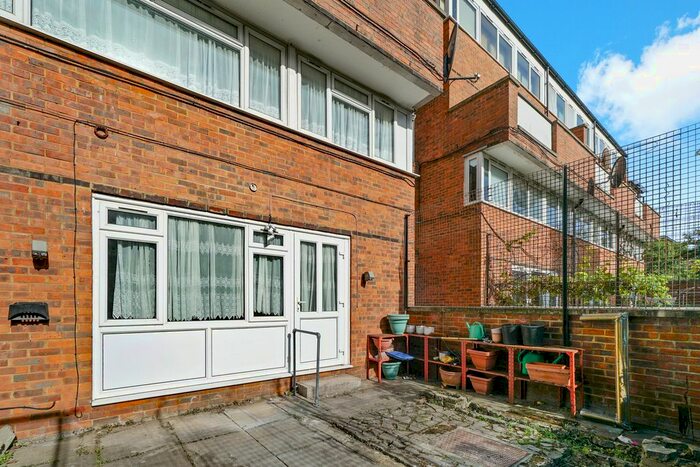 3 Bedroom Maisonette To Rent In Myrtle Walk, London, N1