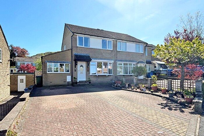 4 Bedroom Semi-Detached House For Sale In Lytham Close, Skipton, BD23