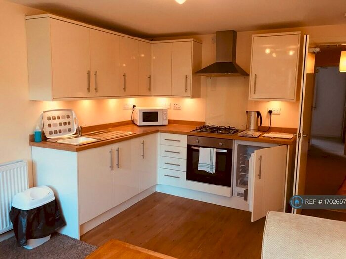 2 Bedroom Flat To Rent In Cramond, Edinburgh, EH4