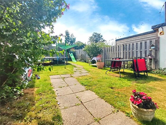 3 Bedroom Terraced House For Sale In Ridgeway Avenue, Gravesend, Kent, DA12