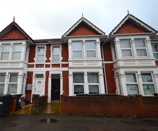 1 Bedroom Flat To Rent In Flat B County Road, Swindon, SN1