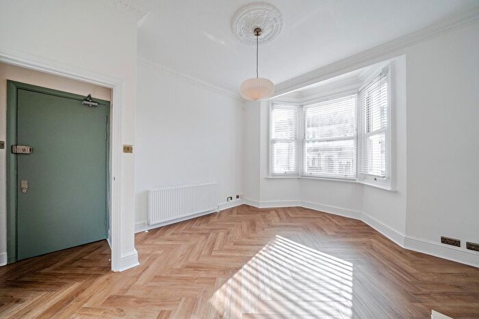 1 Bedroom Flat For Sale In Ringford Road, London, SW18