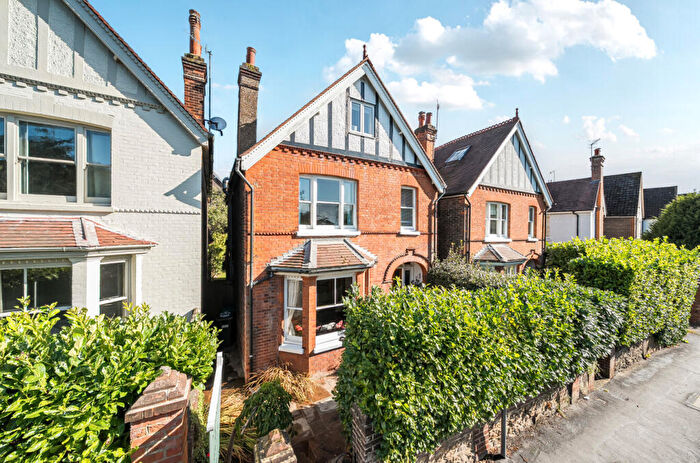 5 Bedroom Detached House For Sale In Croydon Road, Reigate, RH2