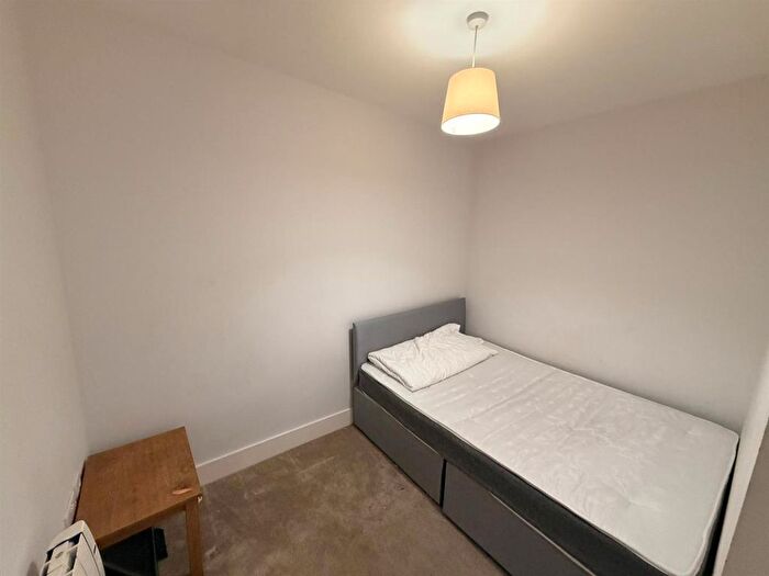 1 Bedroom Flat To Rent In Nobel Drive, Harlington, UB3
