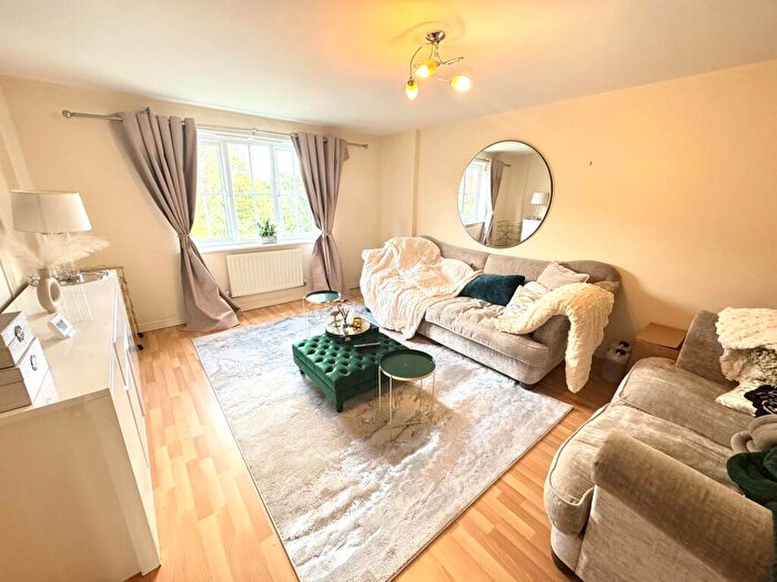 2 Bedroom Flat To Rent In Willowbrook Walk, ST6