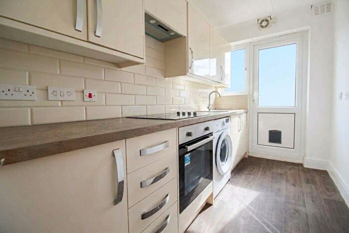 2 Bedroom Flat To Rent In Teesdale Court, London Road, Isleworth, TW7