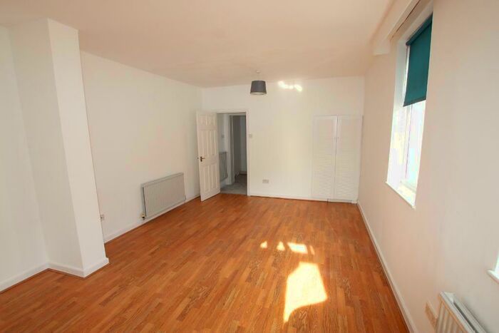 3 Bedroom Apartment To Rent In Aigburth Road, Aigburth, Liverpool, L19