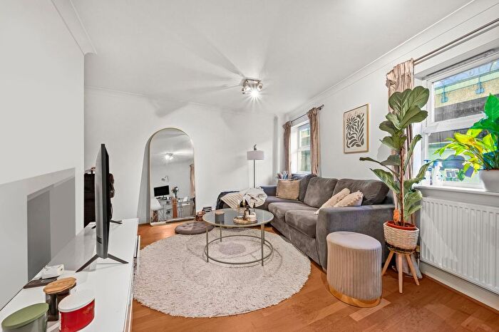 1 Bedroom Flat For Sale In Ensign Street, Tower Bridge, E1