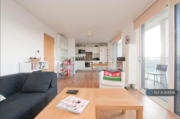 2 Bedroom Flat To Rent In London, London, E8