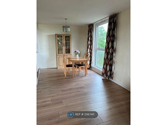 2 Bedroom Flat To Rent In Maybourne Grange, Croydon, CR0