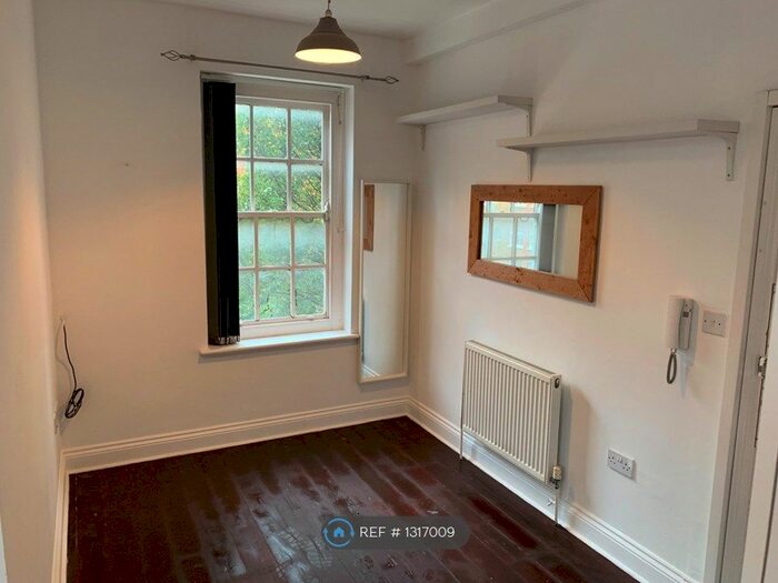 1 Bedroom Flat To Rent In Hackney Road, London E2