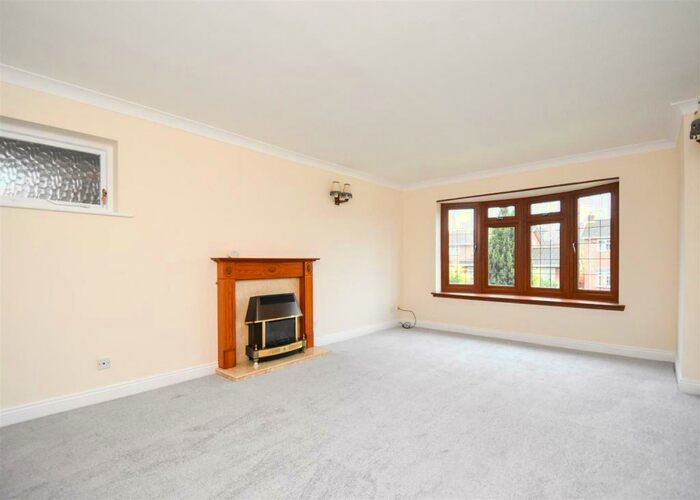 3 Bedroom Detached Bungalow For Sale In Reynolds Close, Swindon, Dudley