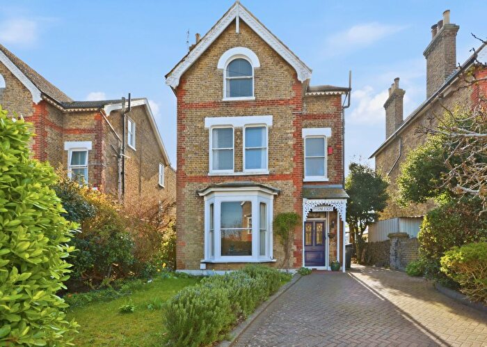 5 Bedroom Detached House For Sale In St Peters Road, Broadstairs, Kent, CT10