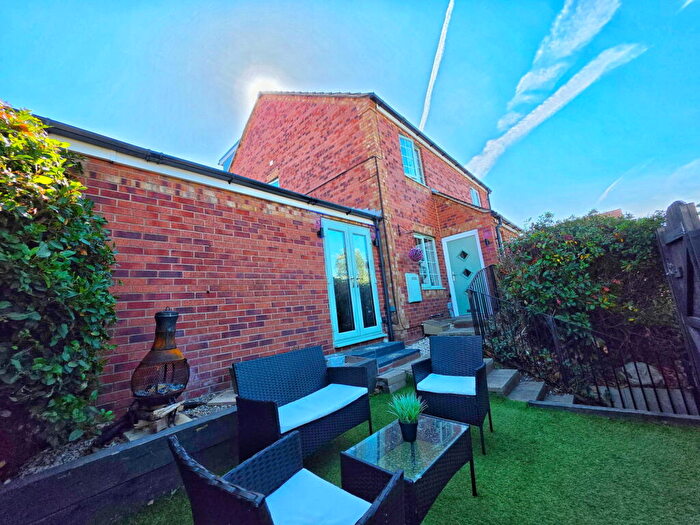 4 Bedroom Semi Detached House For Sale In Oakroyd Crescent, Grimethorpe, Barnsley, S72