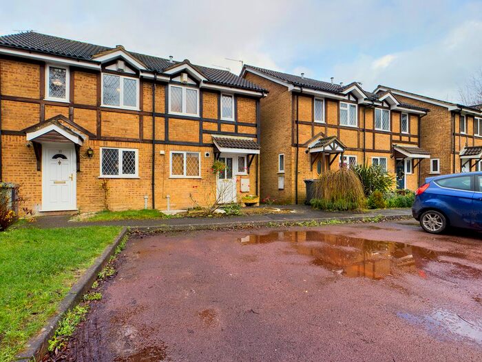 3 Bedroom Semi-Detached House To Rent In Corinthian Close, Hatch Warren, Basingstoke, RG22