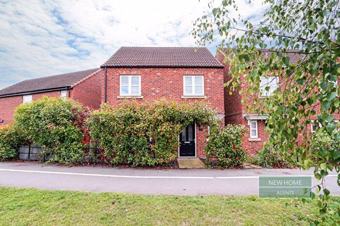3 Bedroom Detached House For Sale In Runnymede Lane, Kingswood, Hull, HU7