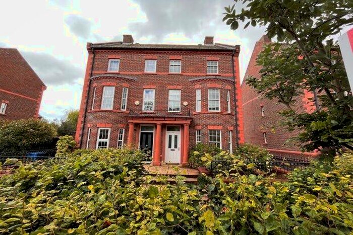 3 Bedroom Mews To Rent In Pewterspear Green Road, Warrington, WA4