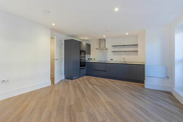 2 Bedroom Flat To Rent In Cathedral Road, Pontcanna, Cardiff, CF11