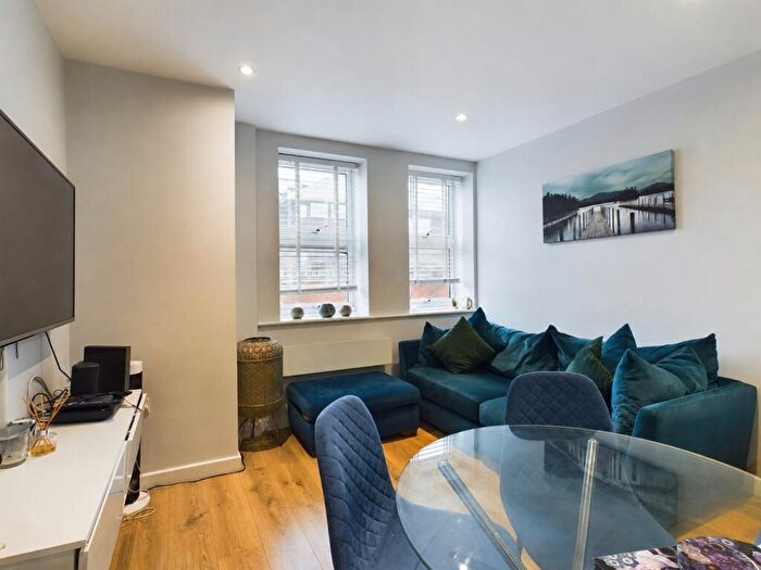 1 Bedroom Flat To Rent In Victoria Road, Farnborough, Hampshire, GU14