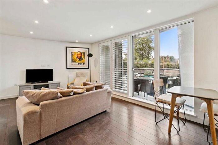 2 Bedroom Flat To Rent In Bellefields Road, Brixton, SW9